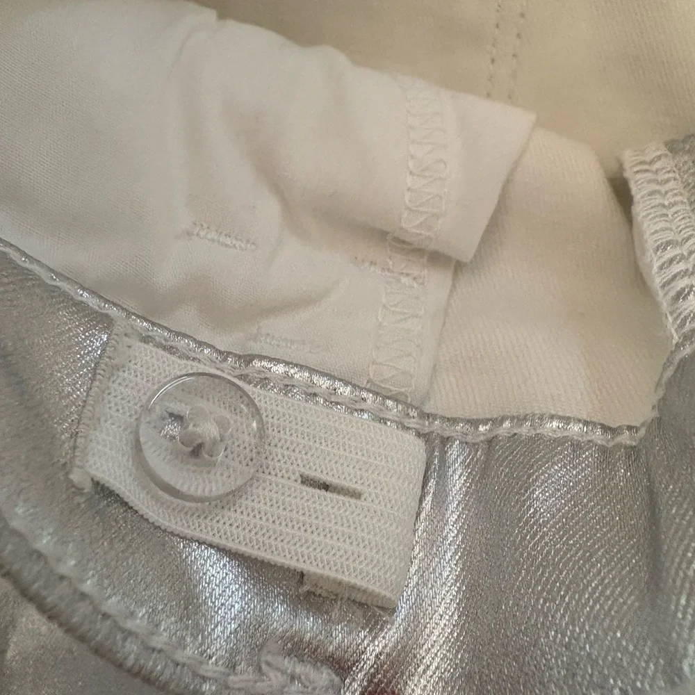 🍭OLD NAVY Rockstar Silver Jeggings